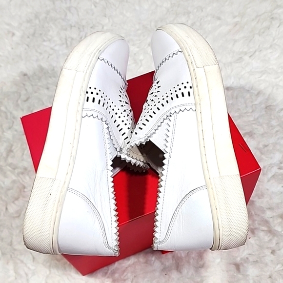 Seychelles White Slip On Shoes. 6.5 - Picture 5 of 7